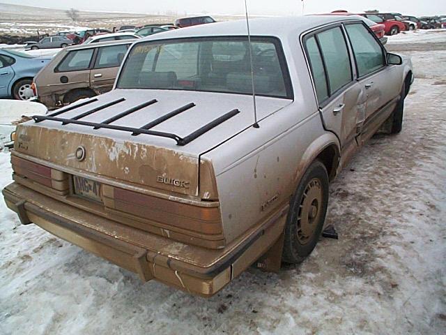 1986 buick electra center trunk tail light right