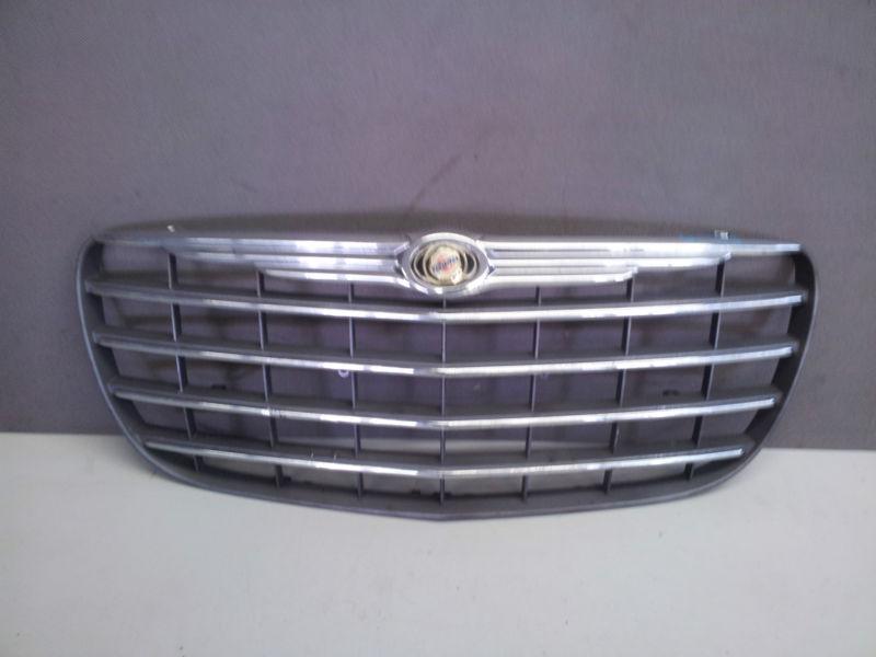 2004 chrysler sebring front radiator grille 04805892