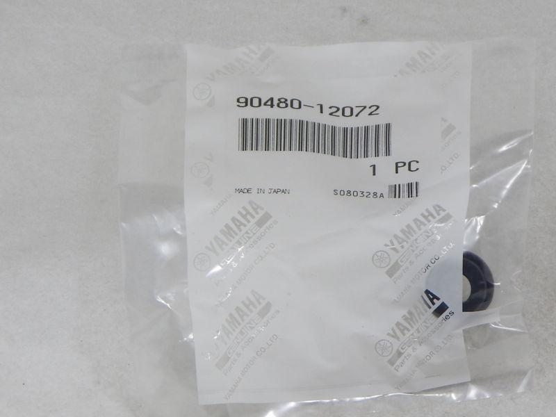 Yamaha 90480-12072 grommet *new