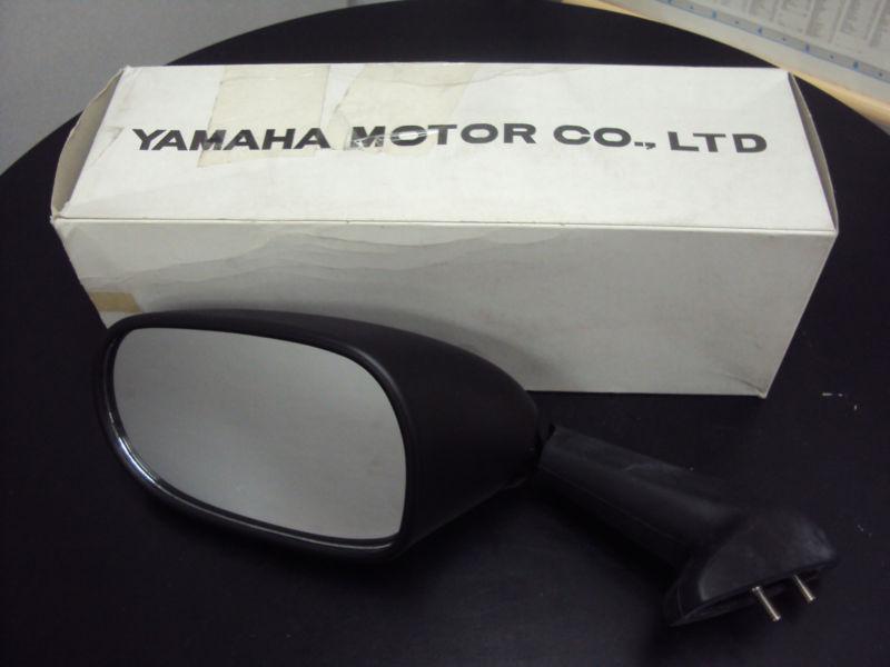 Yamaha,pn 4yr-26280-01-00 rear view mirror,1998-2000 yzfr1/yzfr6 models