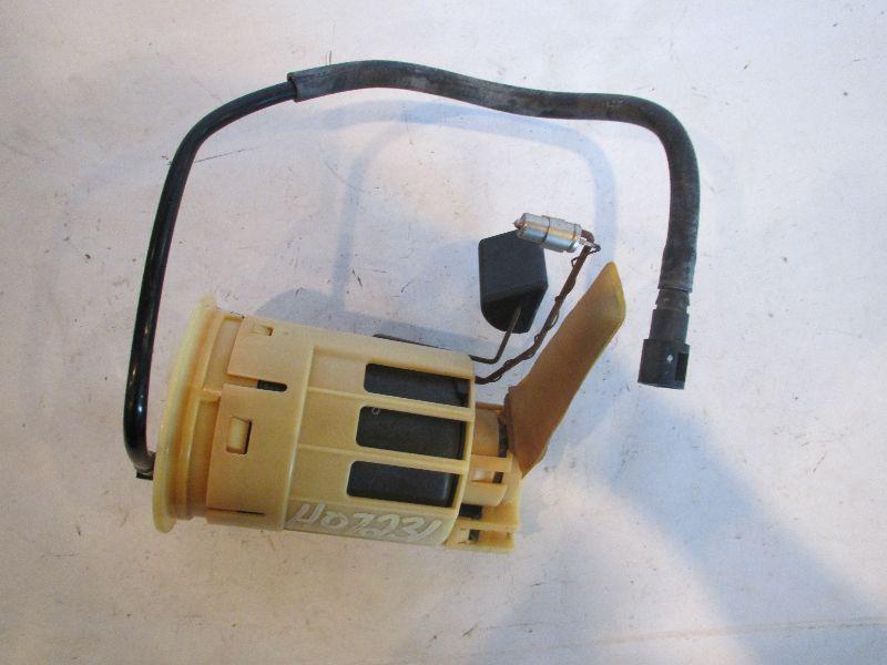 98 99 00 01 02 toyota corolla fuel pump assembly 193845