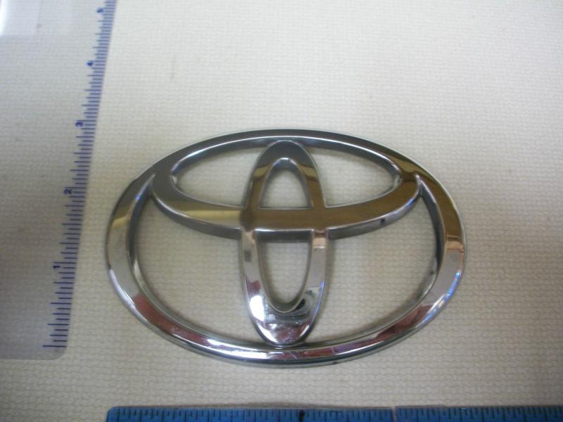 Toyota emblem symbol chrome bagde oem original used w free shipping  