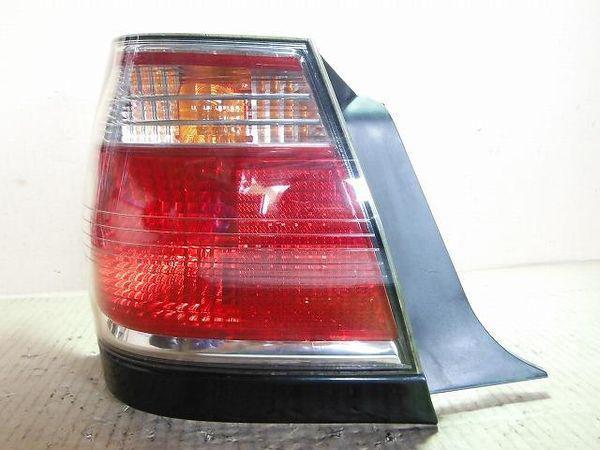 Toyota crown 1999 rear left combination lamp [2415600]