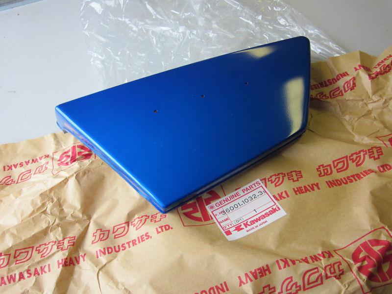 Kawasaki kz250 z 250 a  blue left side cover lh 36001-1032-3s nos