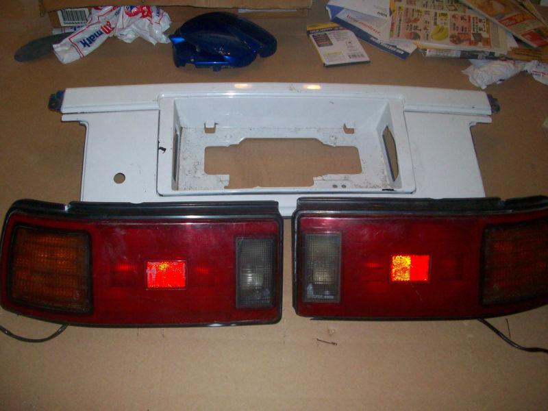 1986-1992 toyota supra ma70 tail lights with center garnish great condition