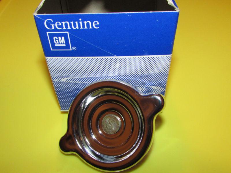 Nos gm chrome oil cap with s rivet