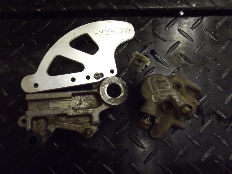  suzuki rm250 rm 250 rear brake caliper with mount bracket 1993 1994 1995 