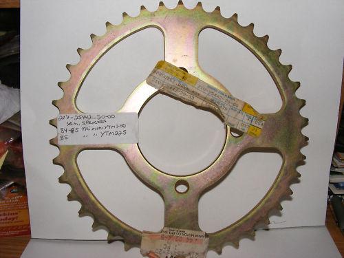 1 new genuine yamaha 42 tooth rear sprocket