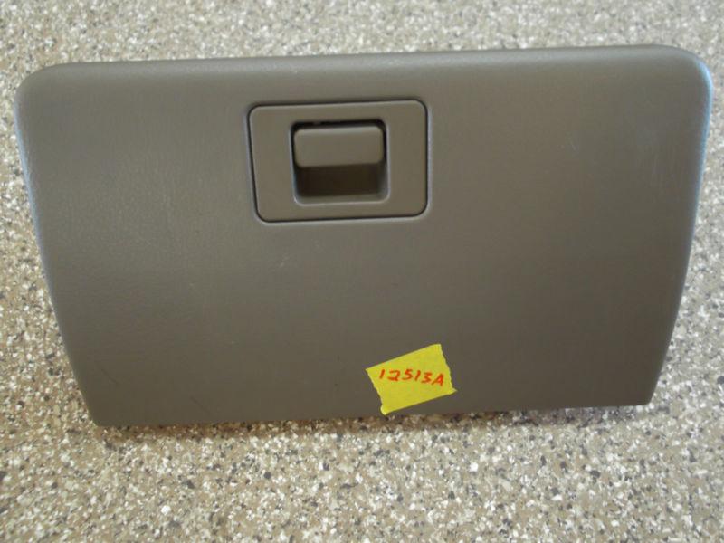 04 05 06 - mercury mountaineer / ford explorer - glove box - interior trim 8p