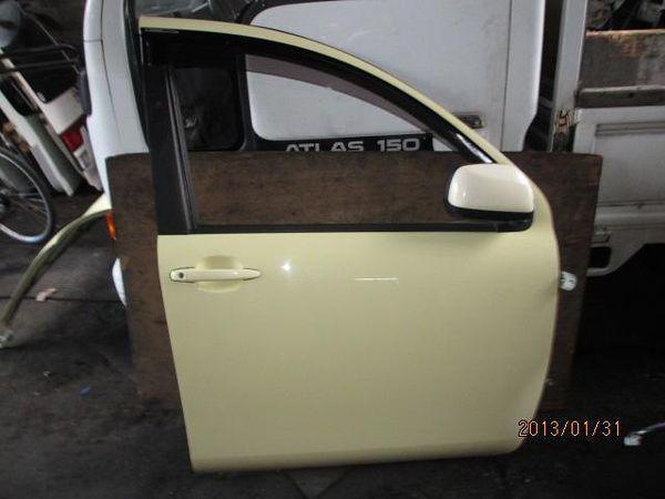 Toyota sienta 2003 front right door assembly [0113100]