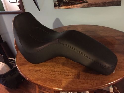 Harley davidson softail deuce parts - stock seat