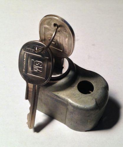 1969 - 82 corvette spare tire lock with two gm keys b2