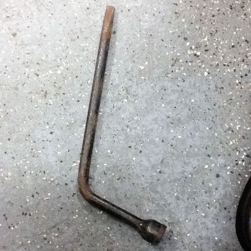 Vintage 13&#034; long bumper jack handle, tire iron