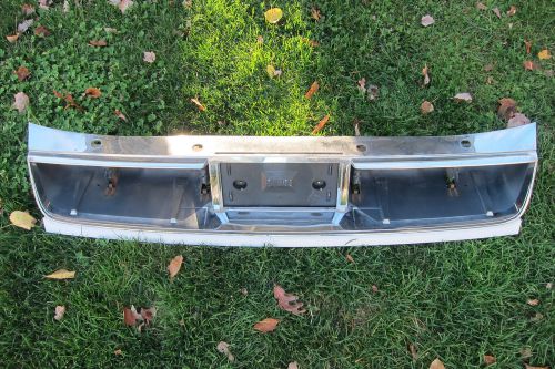 1990-1993 buick riviera oem tail light support trunk filler panel white chrome