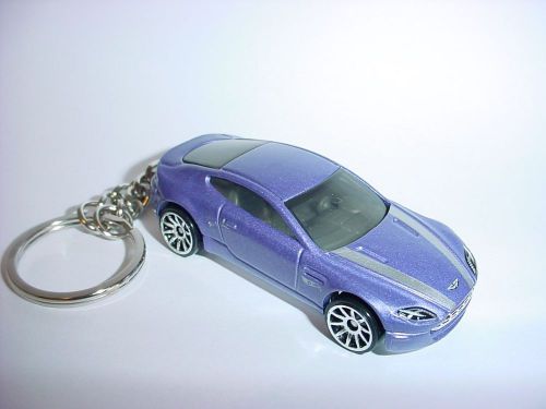 New 3d aston martin  v8 vantage custom keychain keyring key purple racing finish