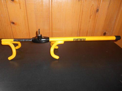 Master lock fortress 4 hook steering wheel lock 238dat - yellow