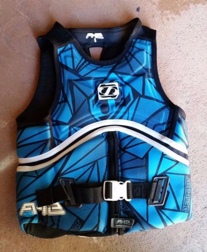 Jet pilot a-12 comp vest wakeboard wakeskate l large skate jetpilot superjet