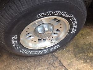 Goodyear wrangler rt/s tire p235/75r15 105s