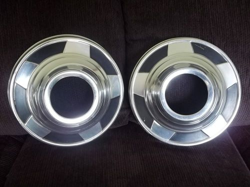 1973-1987 chevrolet 1/2 ton, 4 x 4 pickup truck 10 1/2&#034; dog dish hubcaps (2)