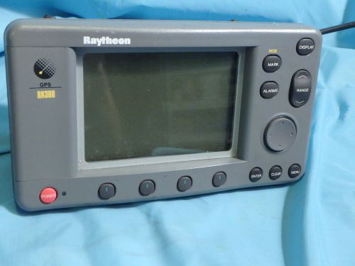 Raytheon raychart rn300 gps display with suncover