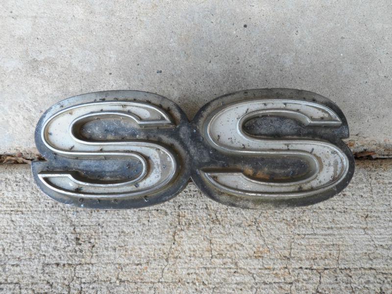 70's chevelle el camino ss grille emblem