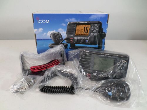 Icom ic-m506 marine vhf radio with front attached mic – new in box