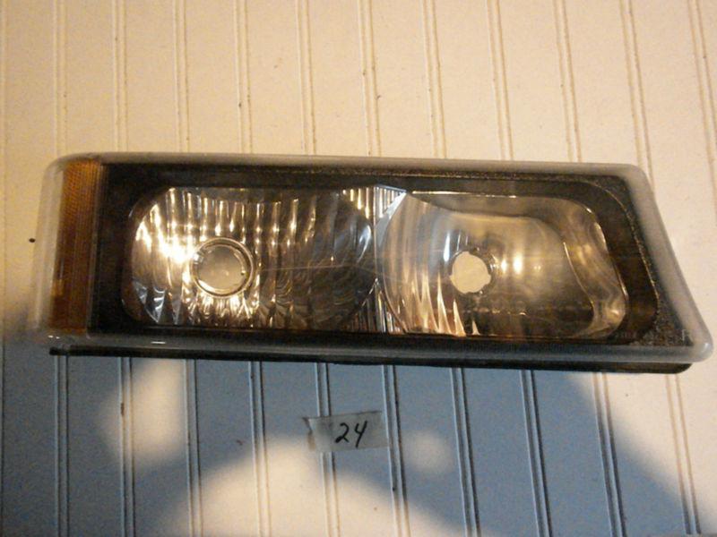 2007 chevrolet truck park lamp o.e.m.