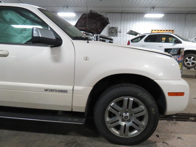 2007 mercury mountaineer 74751 miles front door right