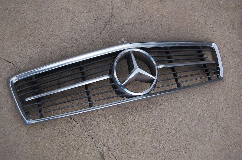 Mercedes 107 380sl 450sl 560sl front grill oem excellent grille