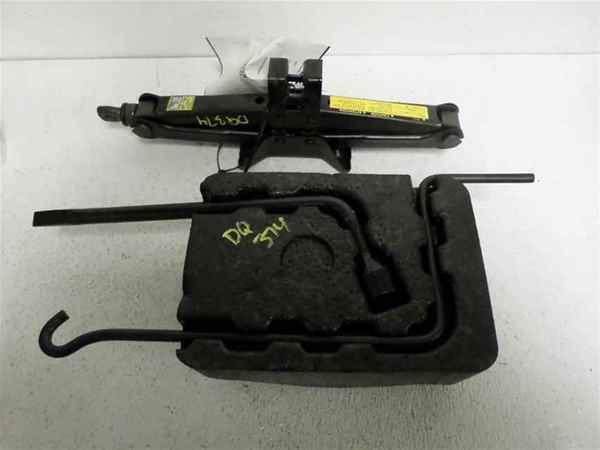 03 04 05 06 07 08 09 10 toyota corolla jack & tools oem