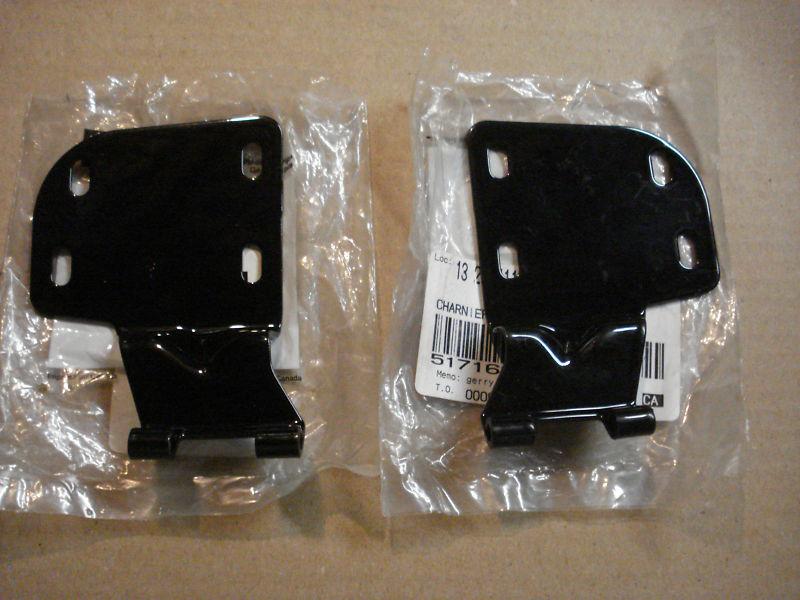 Set of l & r oem hood hinges for older ski-doo snowmobiles