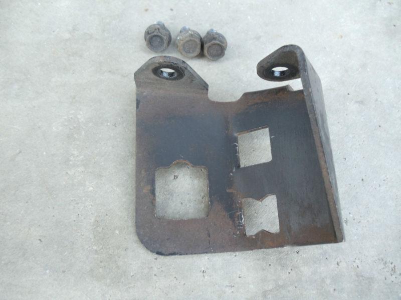 85 - 92 tune port injection camaro z28 iroc trans am  throttle cable bracket