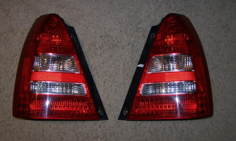 Subaru forester 03-05 tail lights oem - set of 2 - left and right - rear brake