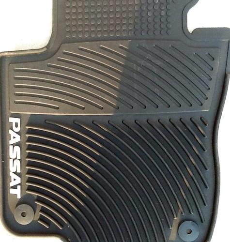 Vw passat front floor mats never been used