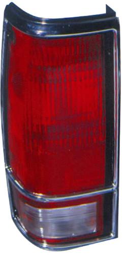 Chevy blazer 83-86 87 88 89 90 91 92 93 94 tail light r