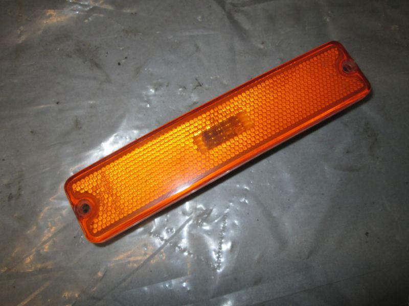 Jeep wrangler 87-95 driver or passenger front fender marker light 1592