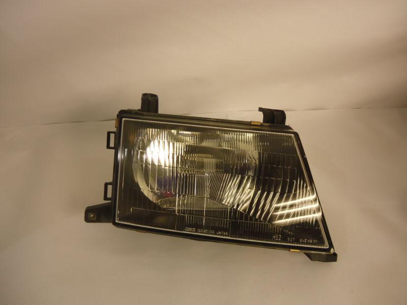 1999 mitsubishi montero sport right side head light