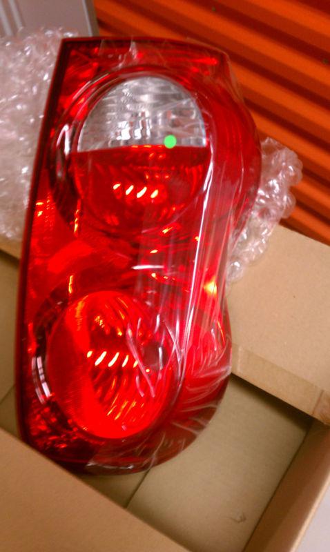 Mopar dodge durango left tail light 05133169ah oem