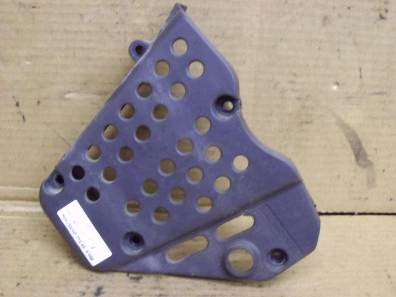 94 suzuki gsxr750w - sprocket / shifter cover 