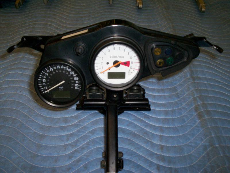 Suzuki/gsxr600 meter complete with fairing mount/y2k model