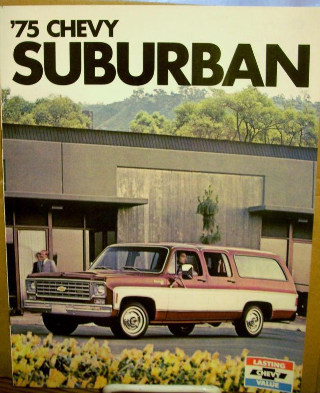 Nos 1975 75 chevy chevrolet suburban dealership sales brochure