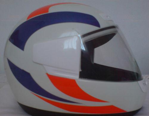 Casco integral de moto bieffe.