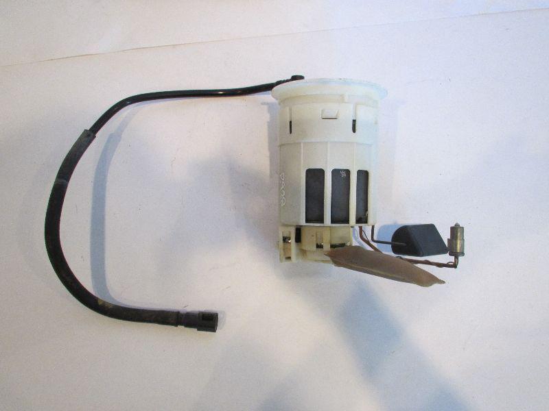 98 99 00 01 02 toyota corolla fuel pump assembly 193928