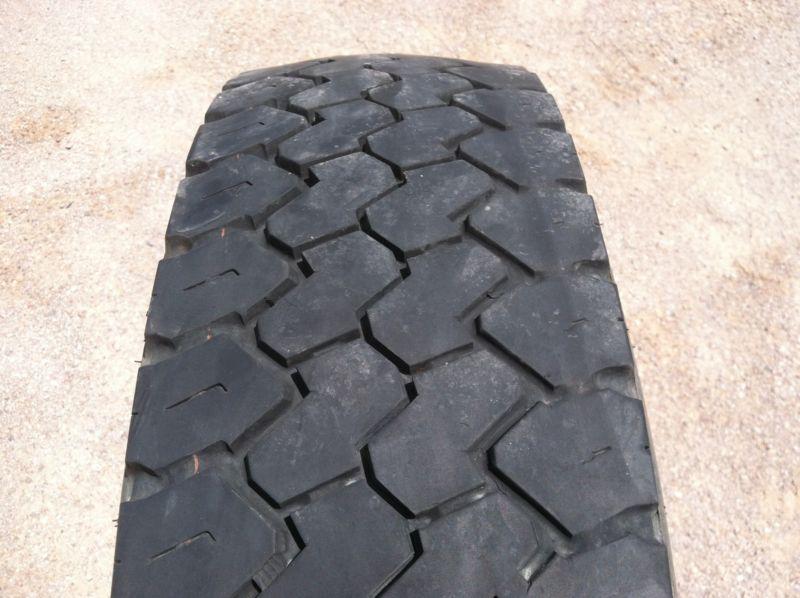 *359 225 70 19.5 hankook dh-01 7-10/32