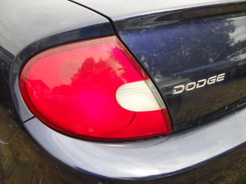 Left side taillight 2000-2002 dodge neon