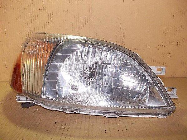 Toyota platz 2000 right head light assembled [1410800]