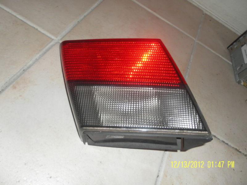 1999-01 saab 9-5  inner trunk tail brake light.lh