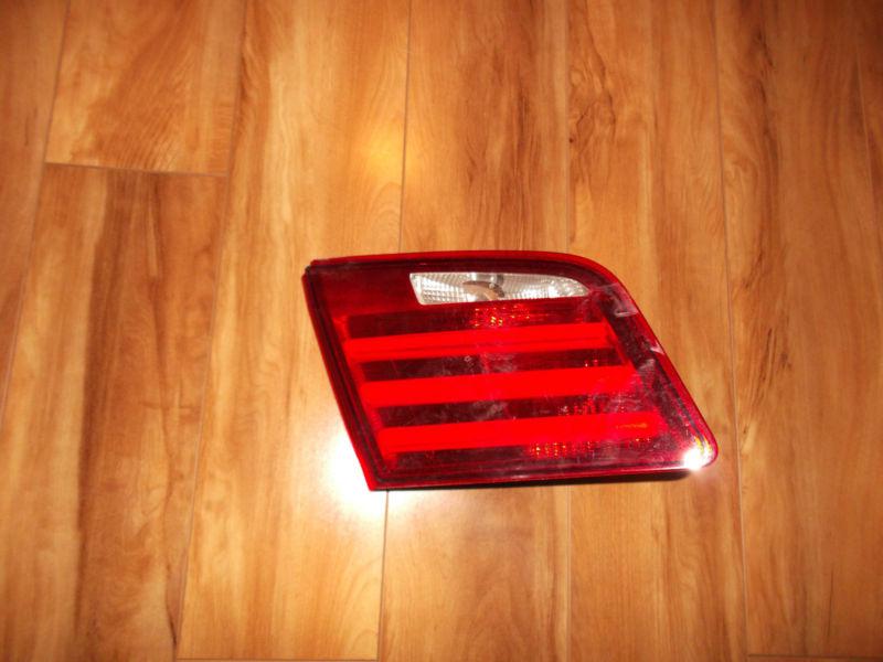 2010 bmw 5-series rear right tailgate lamp