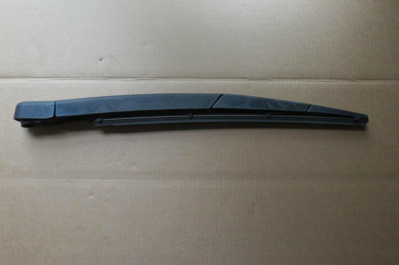 Read first 2005-2013 kia sedona rear wiper arm oem 