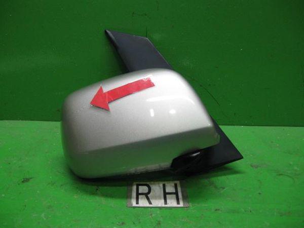 Toyota noah 2003 right side mirror assembly [8213500]